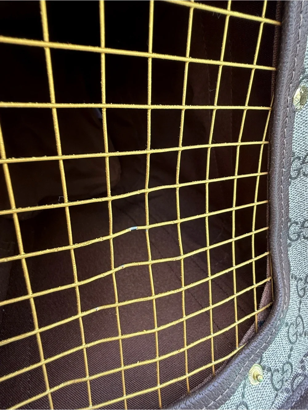Absolutely beautiful pet carrier+Luggage tag.AMAZING QUALITY!So many compliments